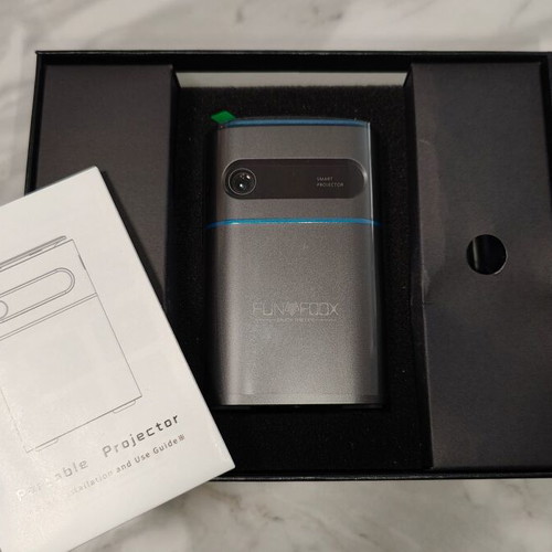 Funfoox D042 Portable Projector with HDMI