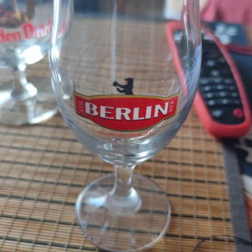 Beer glasses pack of 6 like new