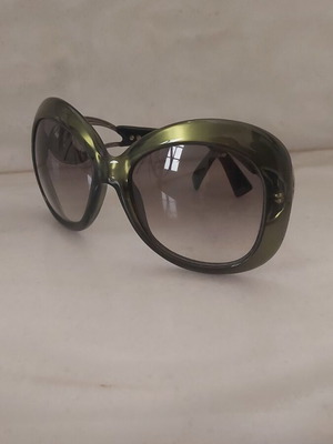 Armani sunglasses like new, green