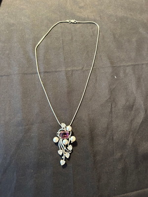 Vintage silver 925 necklace like new, pink and white