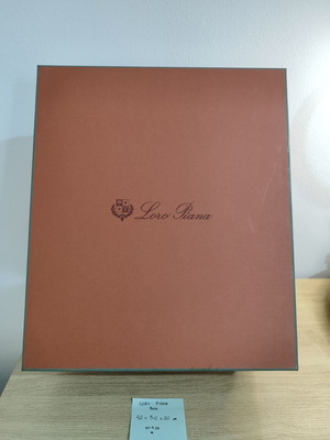 Loro Piana άδειο κουτί συσκευασίας, 42 x 36 x 20 εκ.