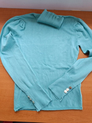 Veraman thin turtleneck like new, size M