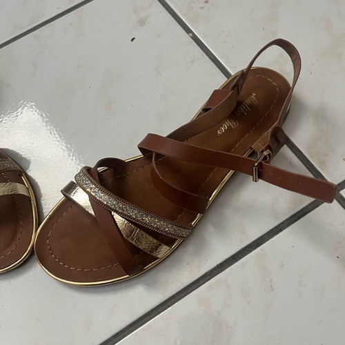 Malika sandals used, size 39, beige