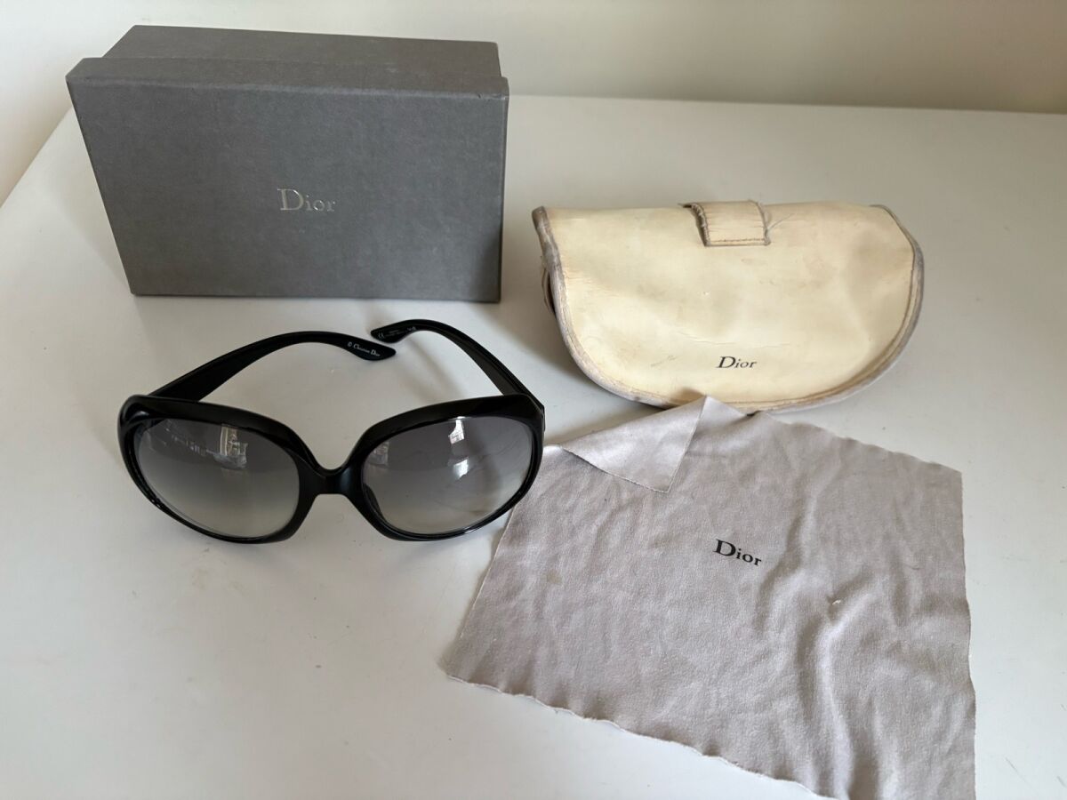 Christian Dior Glossy 1 Oversized… - € 180,00 - Vendora.cy