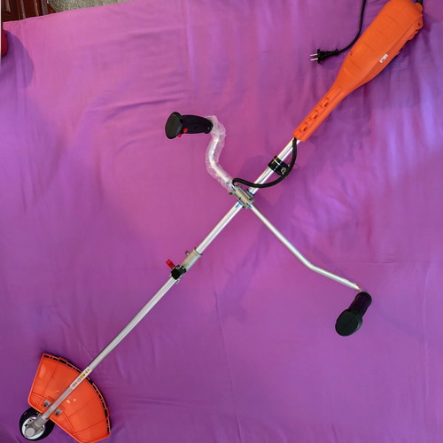 Kraft Electric Brush Cutter 1400W like new