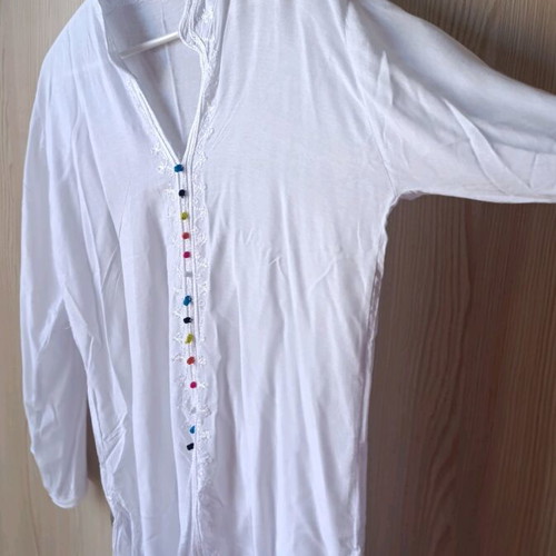 Shirt XL white with colorful pom poms new