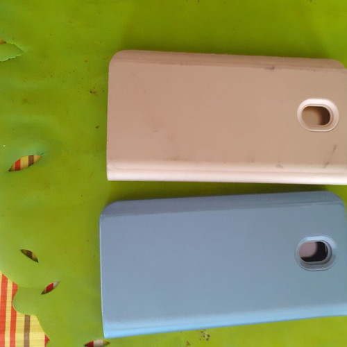 Θήκες πορτοφόλι για Samsung J7, μία καινούργια και μία ελαφρώς μεταχειρισμένη με μικρό σπάσιμο στη γωνία