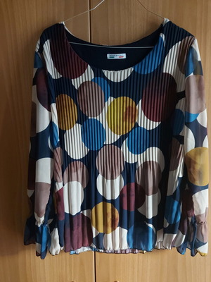 Blouse multicolored, like new, one size