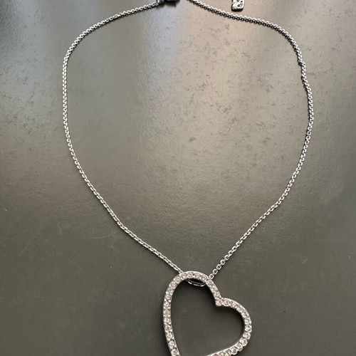 Swarovski heart-shaped pendant like new