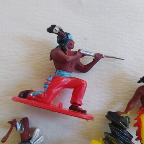 Vintage plastic Wild West figures & totem, W. Germany Jean Höfler '60s/'70s