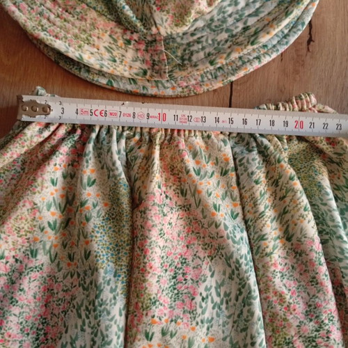 Two In A Castle beachwear set with hat and skirt like new, multicolor