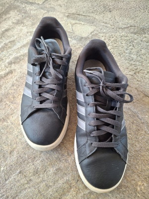 Adidas men's black sneakers size 43.5
