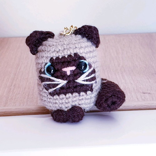 Siam Cat Amigurumi Knitted Handmade Keychain new