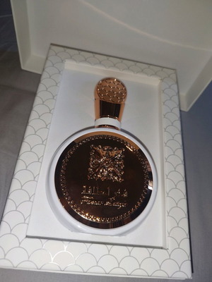 Lattafa Fakhar Rose perfume 100 ml like new