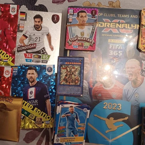 Adrenalyn album FIFA 365 2023 like new with cards and gifts
