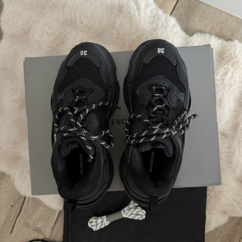 Balenciaga Triple S sneakers like new, size 38, black