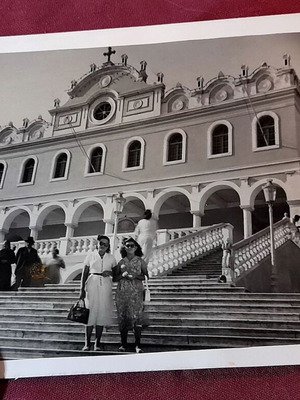 Vintage φωτογραφία προσκυνητών στην Παναγία Ευαγγελίστρια, 1950, μεταχειρισμένη
