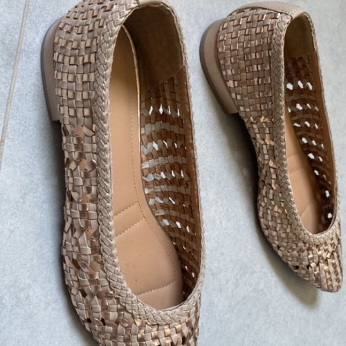 Gioseppo leather flats like new, beige, size 38