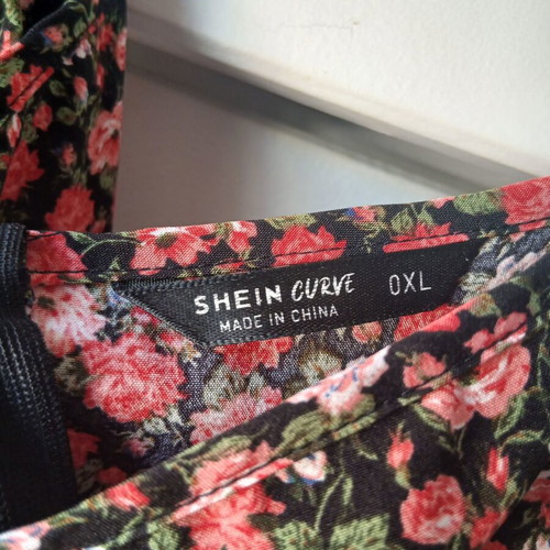 Shein floral dress like new, size XXL, colorful, knee length
