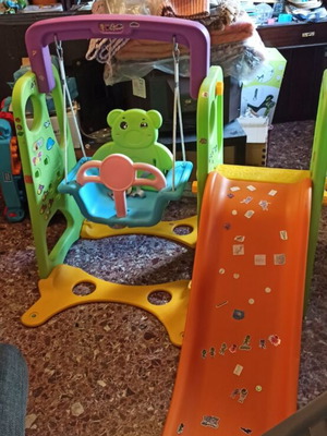 Κούνια και τσουλήθρα παιχνίδι μεταχειρισμένο για εσωτερικό ή εξωτερικό χώρο