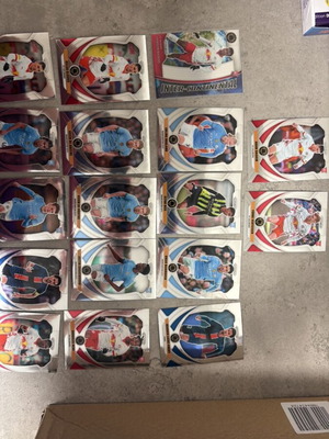 Man. City, Paris Saint Germain and Salzburg cards new, pack of 17