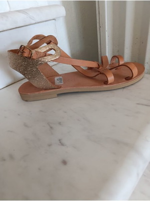 Leather platform sandals size 39, new, brown