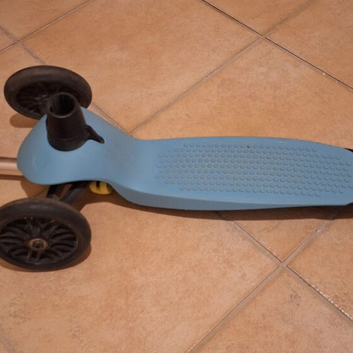 Decathlon Oxelo B1 kids scooter with adjustable handlebar, like new