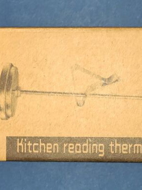 Kitchen thermometer like new with slightly foggy glass