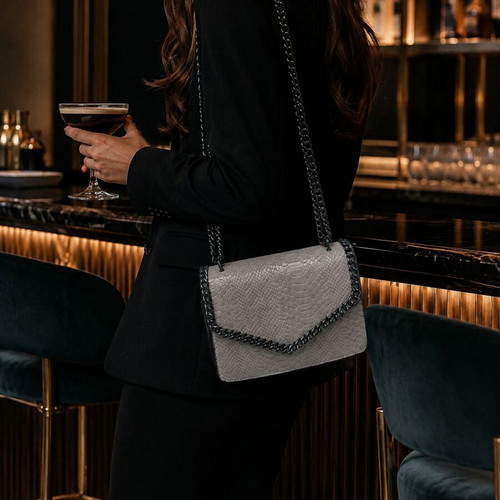 #OFFER New Women's Gray Bag with Crocodile Pattern and Chain Handles
