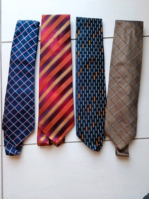 Boss ties used, pack of 56