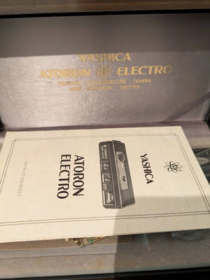 Yashica Atoron Electro camera like new set with accessories