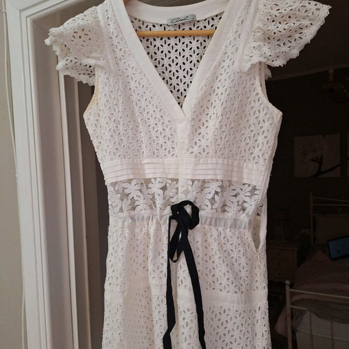 Axel dress No 38 white-beige like new with guipure lace