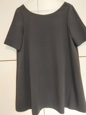 Black blouse like new with unique design