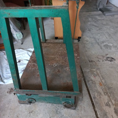 Metal platform scale used, old manual model