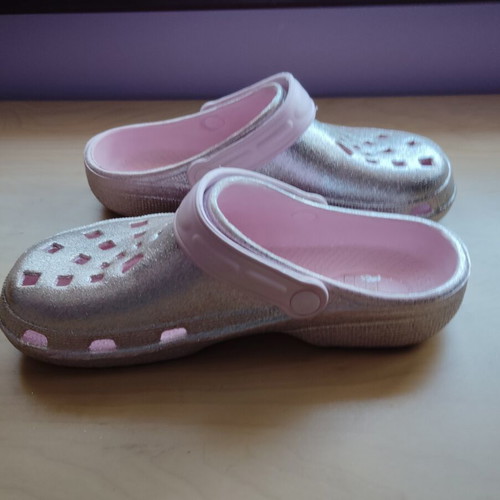 Shiny women's clogs, size 41