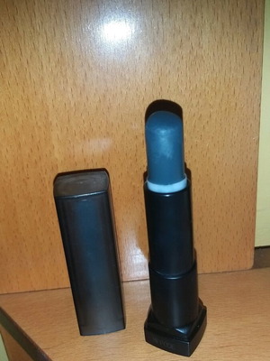 Maybelline New York matte lipstick used