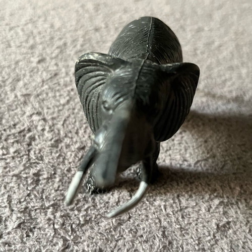 Elephant figure used without box