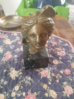 Bust statue like new with marble base