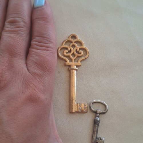 Set of 2 keys for crafts