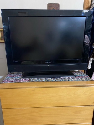 United slim TV 32" like new, fully functional