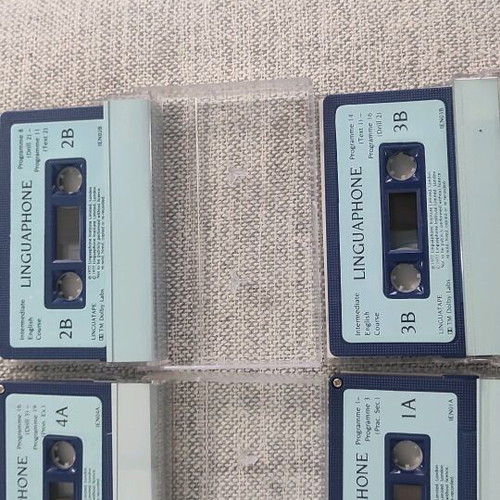 Linguaphone Intermediate English Course like new, 4 books and 4 cassettes