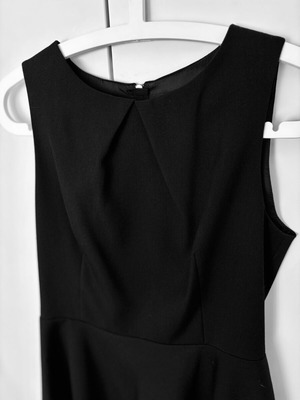 Black sleeveless Zara dress like new, size Small