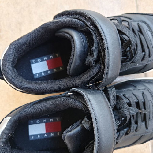 Tommy Hilfiger casual sneakers, black and white, size 41