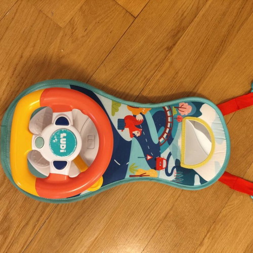 Ludi hanging car toy with mirror and steering wheel