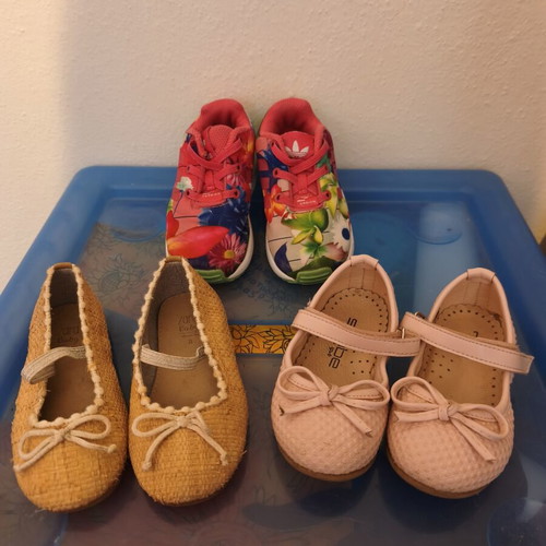 Baby shoes used, pack of 21 assorted