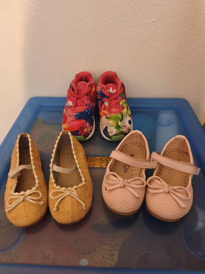 Baby shoes used, pack of 21 assorted