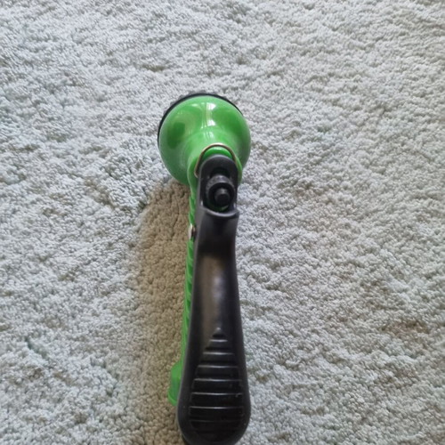 Watering gun compatible with any hose, new