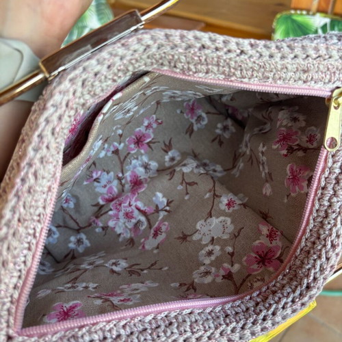Knitted bag with pink gold thread like new