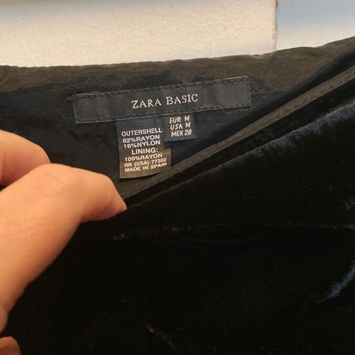 Zara velvet skirt black size M like new