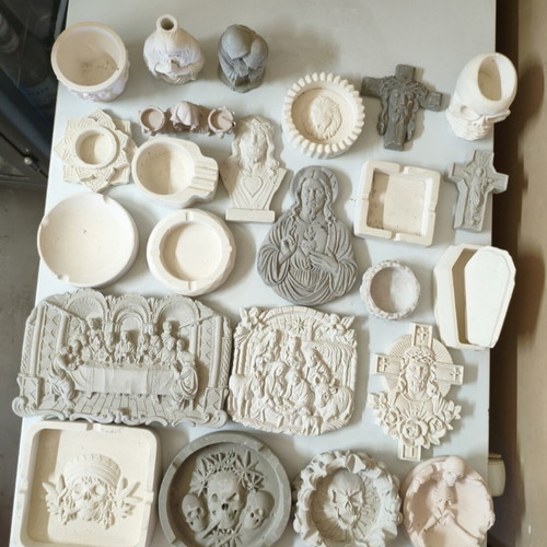 Plaster and ceramic craft supplies pack of 24, like new
